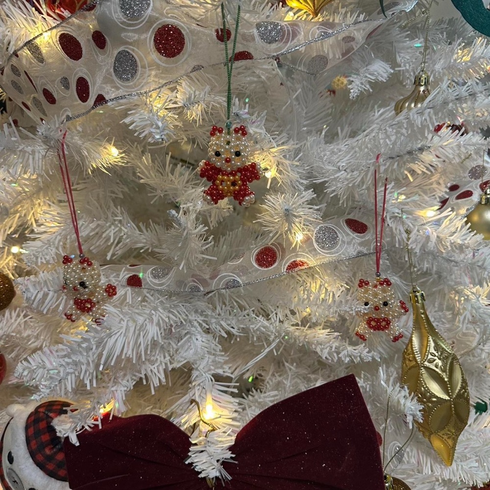 🎄 3D Red & Pearl Beaded Teddy Bear Ornaments – Set of 5